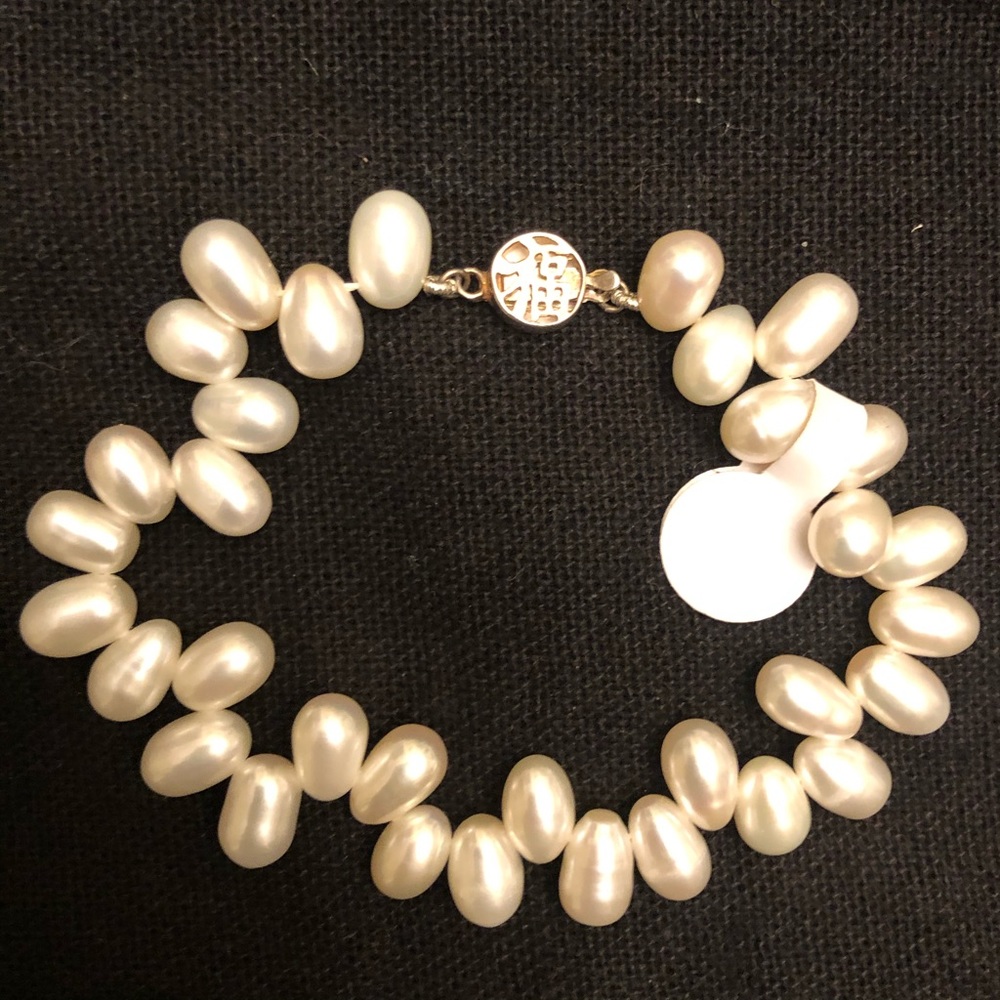 Pearl bracelet